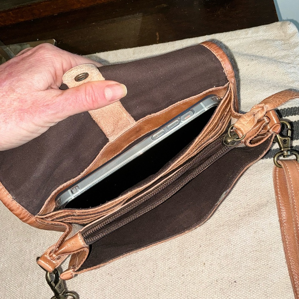 Bed Stu Amina Crossbody Bag - Picture 2 of 7